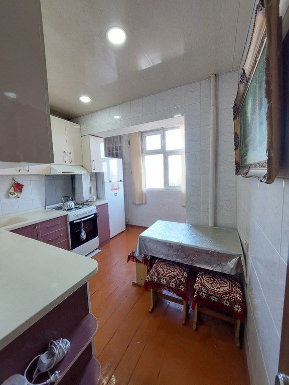 Kirayə verilir 4 otaqlı köhnə tikili, 100 m², Memar Əcəmi m.-16