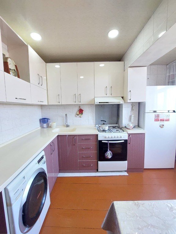 Kirayə verilir 4 otaqlı köhnə tikili, 100 m², Memar Əcəmi m.-18