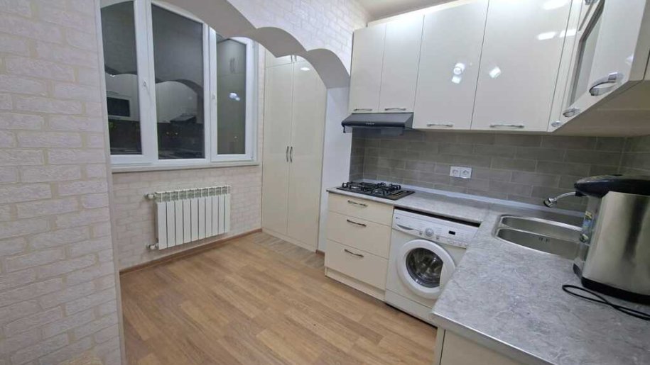 Satılır 3 otaqlı köhnə tikili, 100 m², Nəriman Nərimanov m.-10