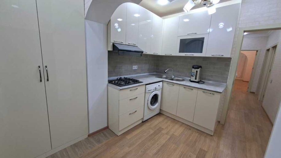 Satılır 3 otaqlı köhnə tikili, 100 m², Nəriman Nərimanov m.-11