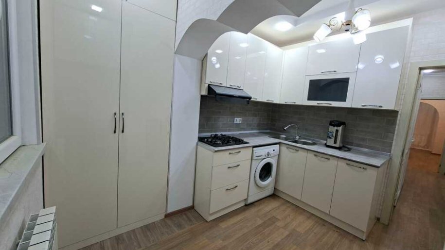 Satılır 3 otaqlı köhnə tikili, 100 m², Nəriman Nərimanov m.-12