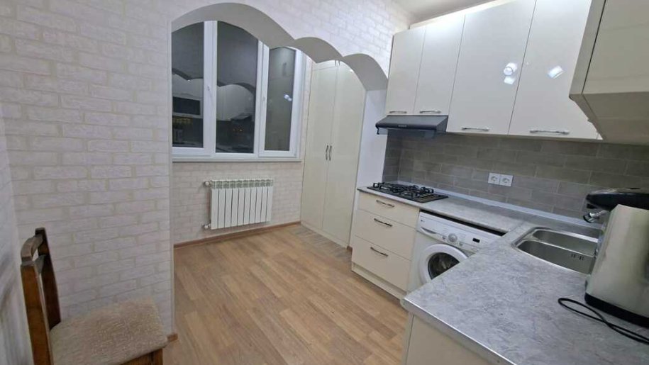 Satılır 3 otaqlı köhnə tikili, 100 m², Nəriman Nərimanov m.-13