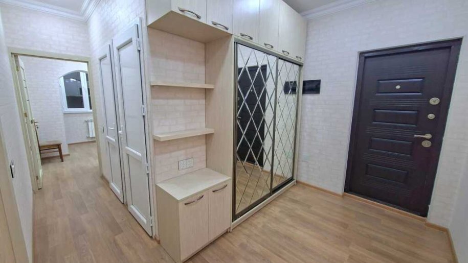 Satılır 3 otaqlı köhnə tikili, 100 m², Nəriman Nərimanov m.-14