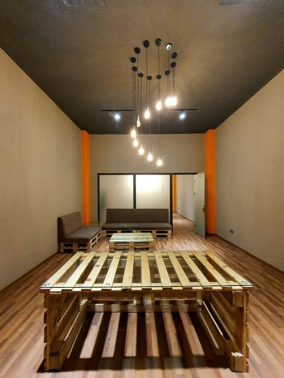 95 m<sup>2</sup> ofis icarəyə verilir, 28 May m.-2