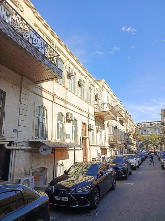 170 m<sup>2</sup> obyekt satılır, İçərişəhər m.-1