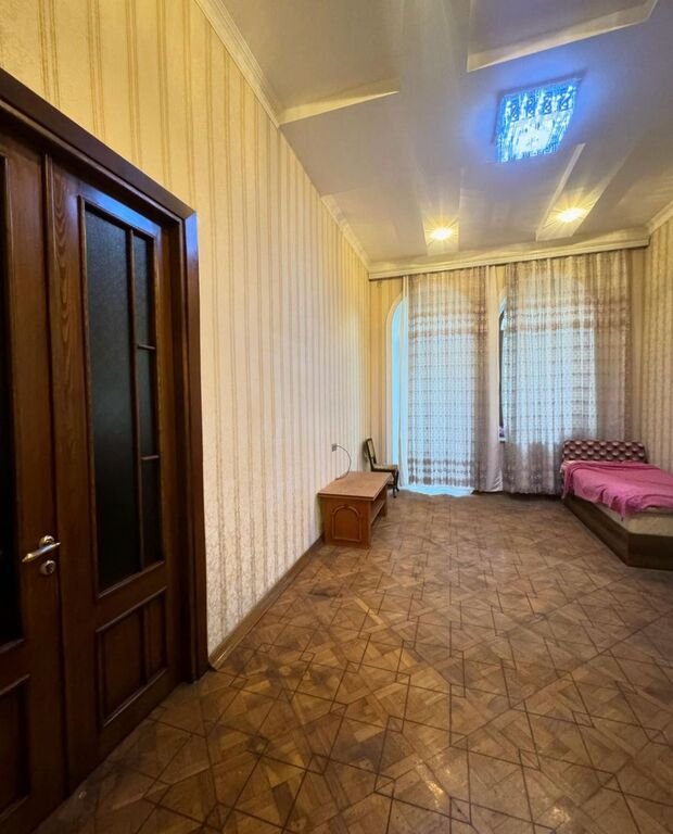 200 m<sup>2</sup> ofis icarəyə verilir, 28 May m.-6