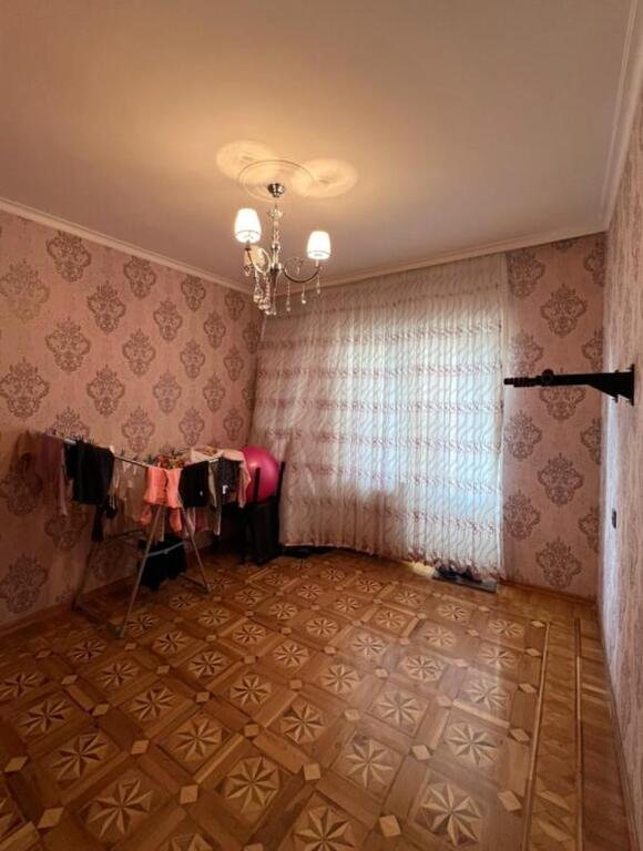 Satılır 4 otaqlı köhnə tikili, 110 m², İnşaatçılar m.-5