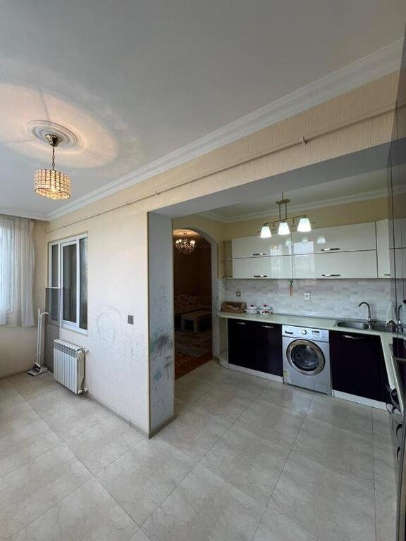 Satılır 4 otaqlı köhnə tikili, 110 m², İnşaatçılar m.-11