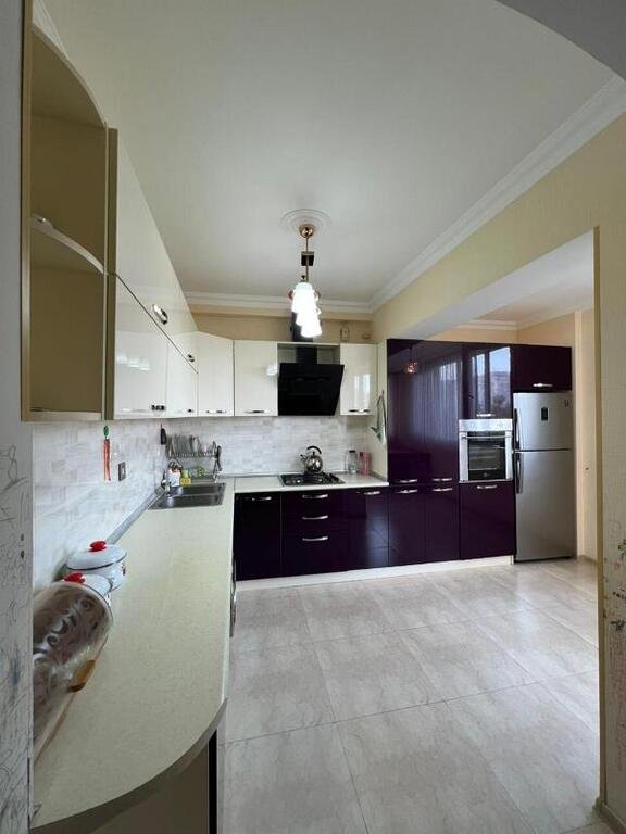 Satılır 4 otaqlı köhnə tikili, 110 m², İnşaatçılar m.-12