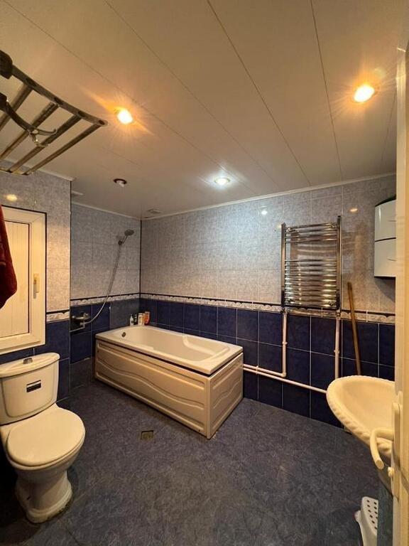 Satılır 4 otaqlı köhnə tikili, 110 m², İnşaatçılar m.-13