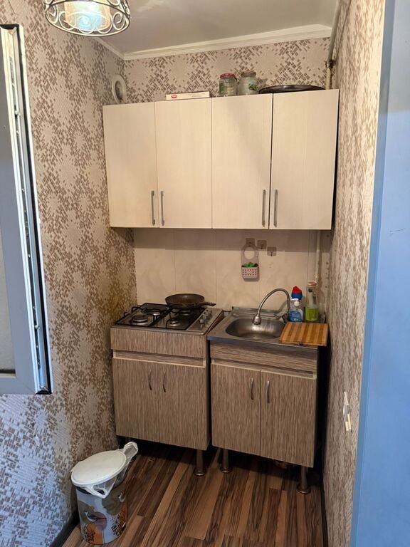Satılır 2 otaqlı köhnə tikili, 45 m², Həzi Aslanov m.-13