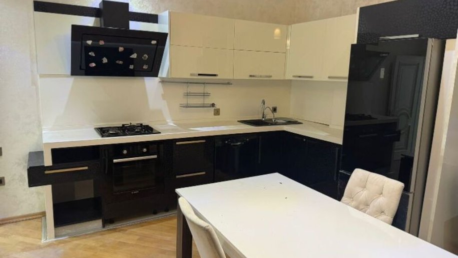 Satılır 5 otaqlı yeni tikili, 180 m², Nizami m.-16