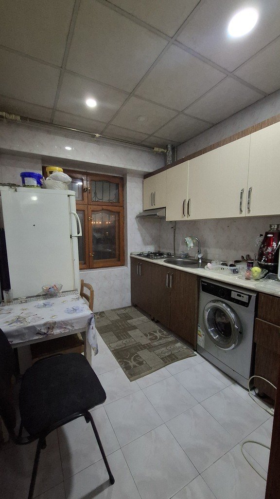 Satılır 3 otaqlı köhnə tikili, 85 m², Xalqlar dostluğu m.-1