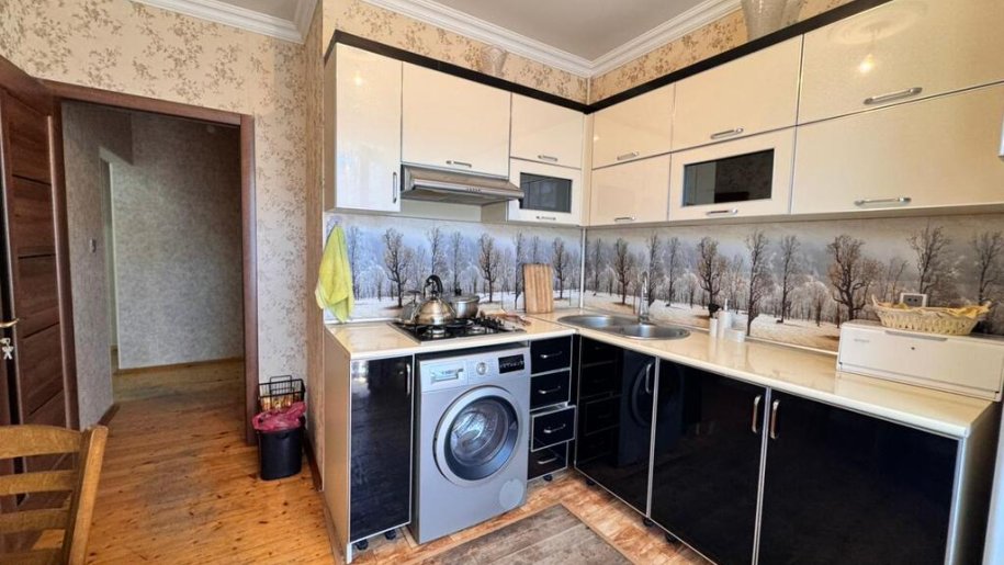 Satılır 3 otaqlı köhnə tikili, 75 m², Həzi Aslanov m.-14