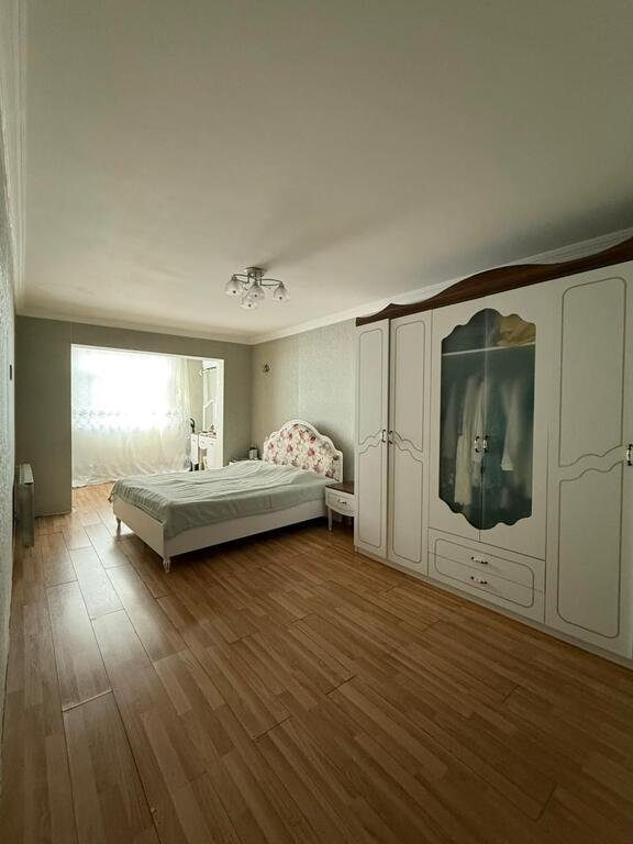 Satılır 4 otaqlı köhnə tikili, 95 m², Xalqlar dostluğu m.-1