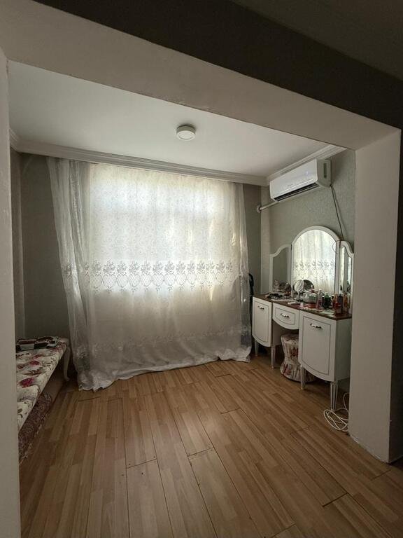 Satılır 4 otaqlı köhnə tikili, 95 m², Xalqlar dostluğu m.-3