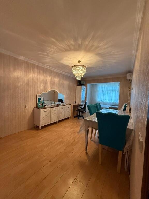 Satılır 4 otaqlı köhnə tikili, 95 m², Xalqlar dostluğu m.-4