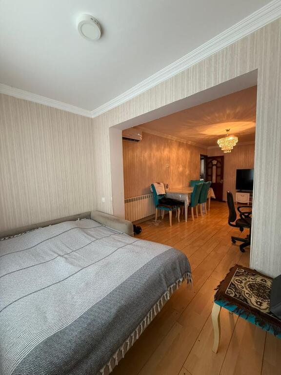 Satılır 4 otaqlı köhnə tikili, 95 m², Xalqlar dostluğu m.-5