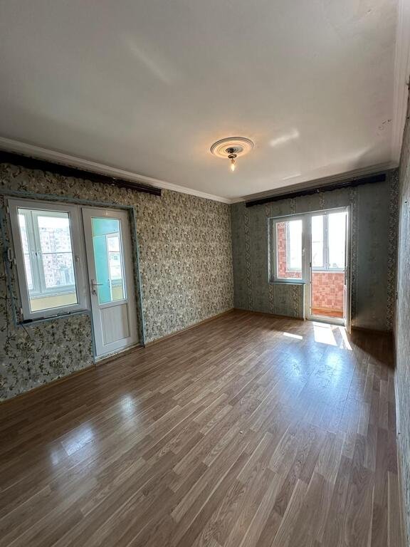 Kirayə verilir 2 otaqlı köhnə tikili, 42 m², İnşaatçılar m.-1