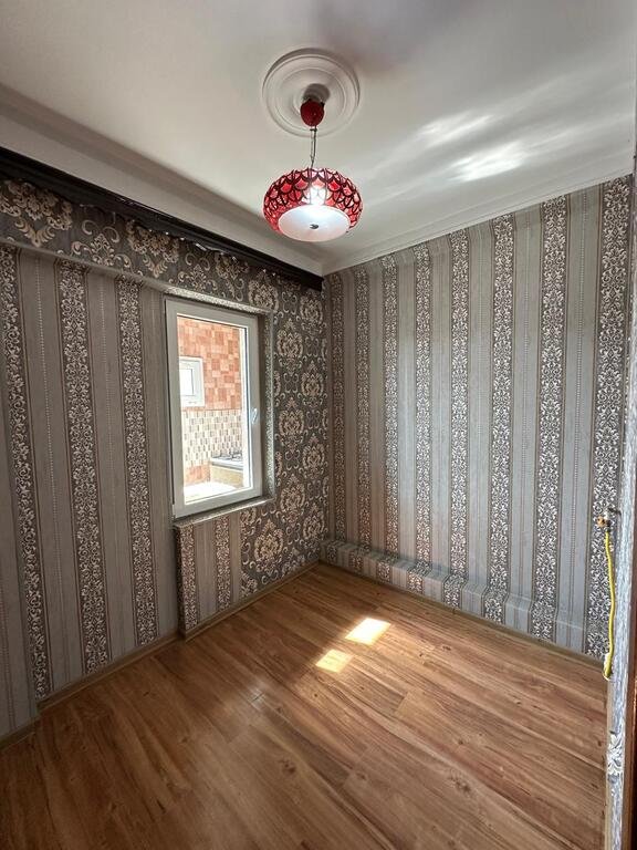 Kirayə verilir 2 otaqlı köhnə tikili, 42 m², İnşaatçılar m.-7