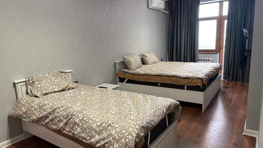 Satılır 2 otaqlı yeni tikili, 72 m², İnşaatçılar m.-2