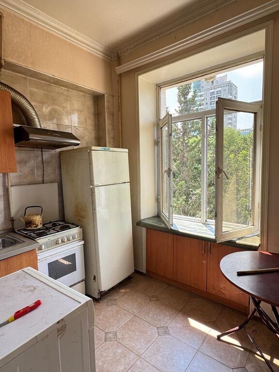 Kirayə verilir 1 otaqlı köhnə tikili, 38 m², 28 May m.-4