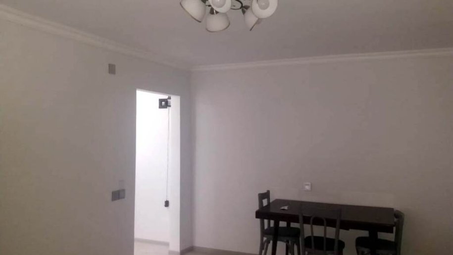 Satılır 1 otaqlı köhnə tikili, 30 m², İnşaatçılar m.-6
