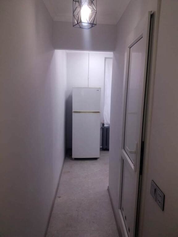 Satılır 1 otaqlı köhnə tikili, 30 m², İnşaatçılar m.-7