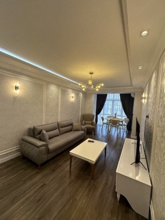 Kirayə verilir 3 otaqlı yeni tikili, 120 m², Sahil m.-1