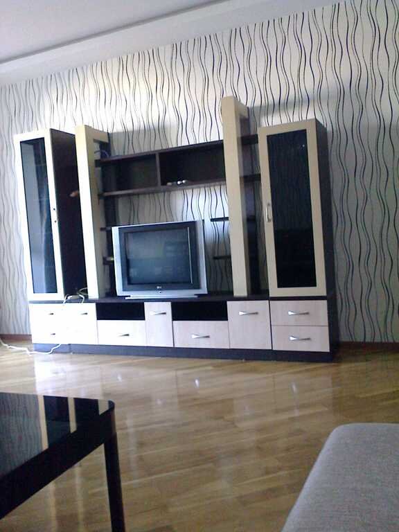 Kirayə verilir 2 otaqlı köhnə tikili, 64 m², İçərişəhər m.-11