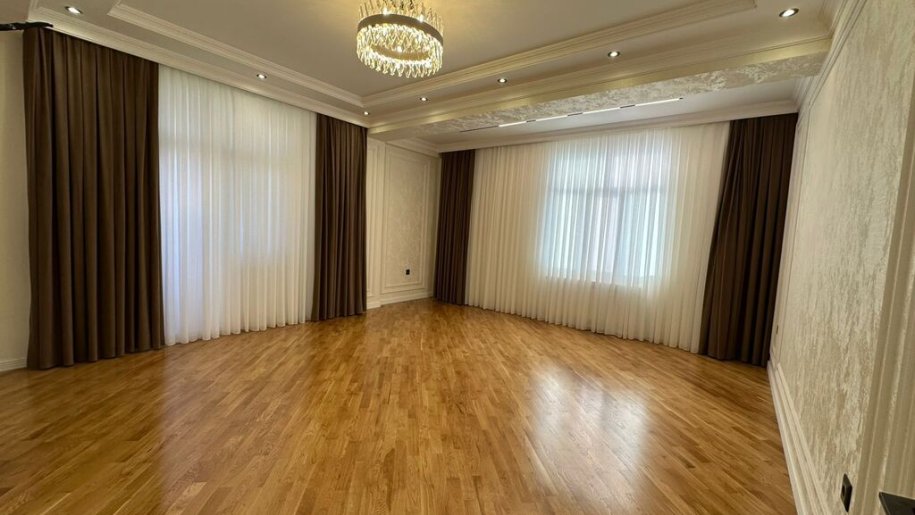 Satılır 3 otaqlı yeni tikili, 136 m², Xalqlar dostluğu m.-3