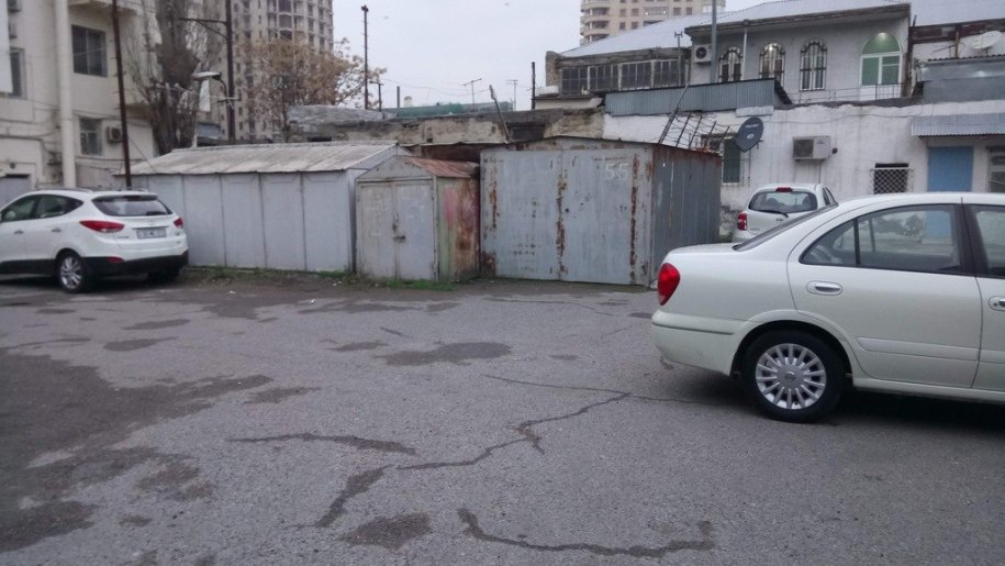 35.3 m<sup>2</sup> qaraj icarəyə verilir, 28 May m.-5