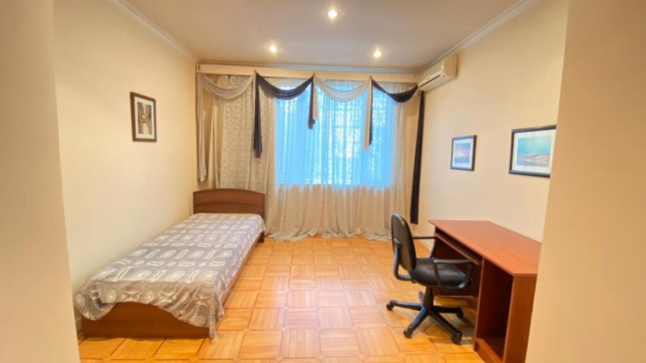 Kirayə verilir 3 otaqlı köhnə tikili, 110 m², Sahil m.-25
