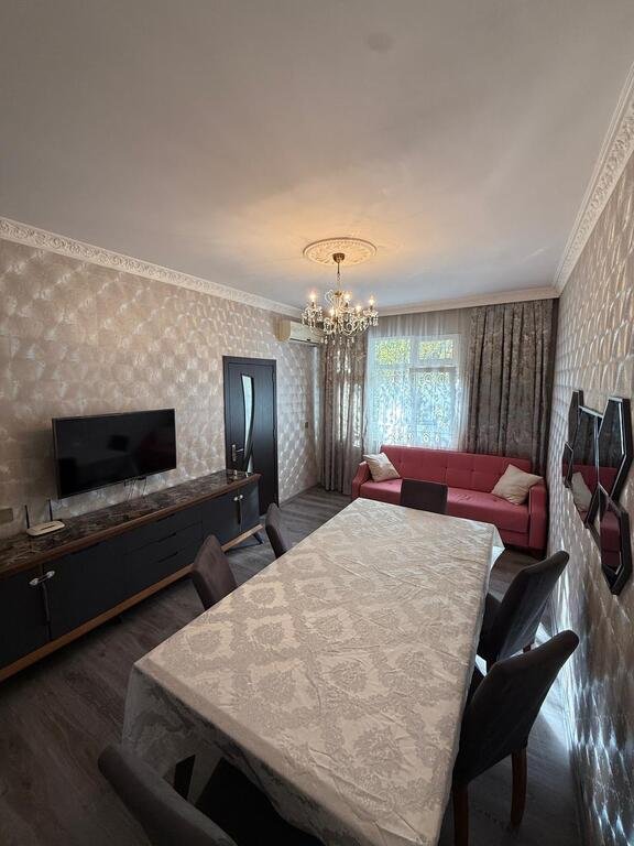 Satılır 3 otaqlı köhnə tikili, 65 m², İnşaatçılar m.-1