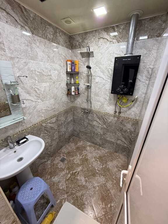 Satılır 3 otaqlı köhnə tikili, 65 m², İnşaatçılar m.-14