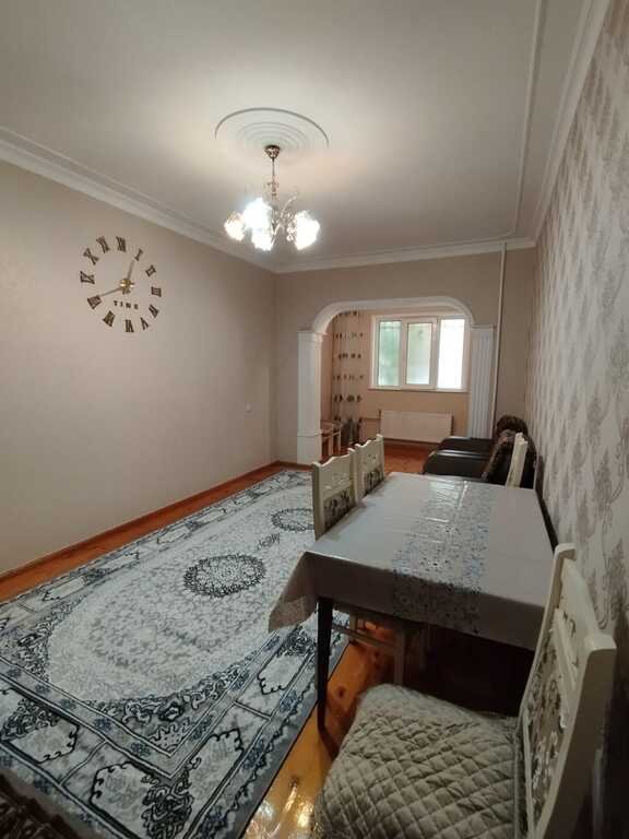 Kirayə verilir 4 otaqlı köhnə tikili, 110 m², İnşaatçılar m.-1