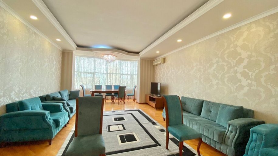 Kirayə verilir 4 otaqlı yeni tikili, 170 m², 28 May m.-3