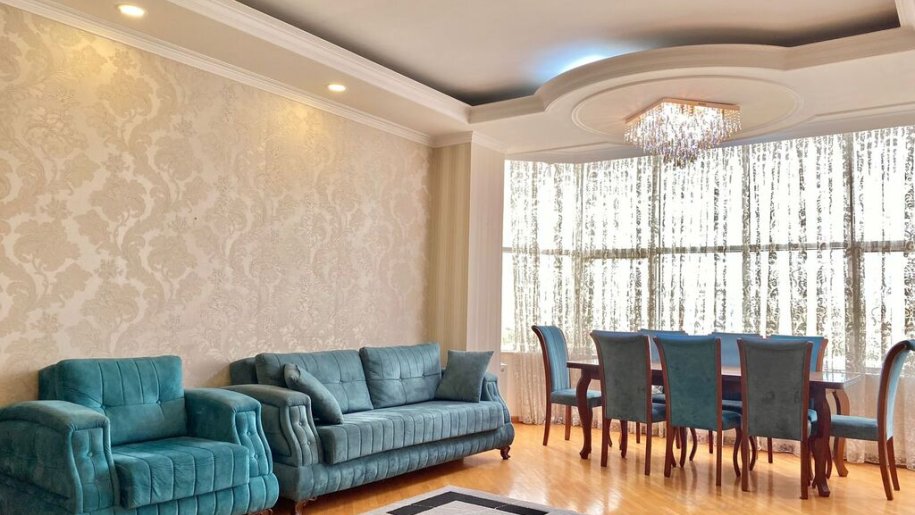 Kirayə verilir 4 otaqlı yeni tikili, 170 m², 28 May m.-5