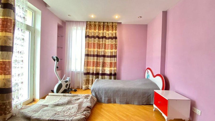 Kirayə verilir 4 otaqlı yeni tikili, 170 m², 28 May m.-14