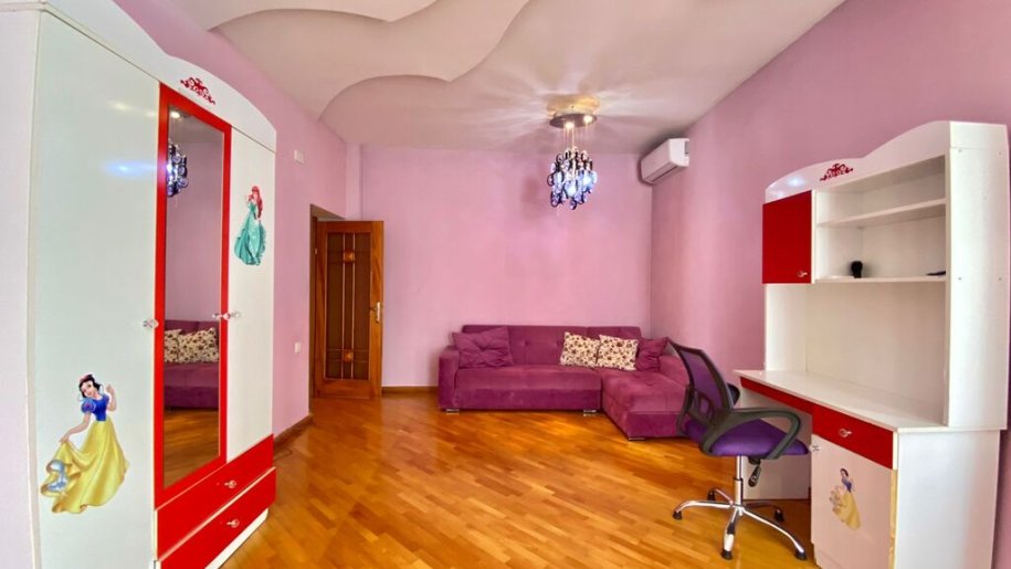 Kirayə verilir 4 otaqlı yeni tikili, 170 m², 28 May m.-15