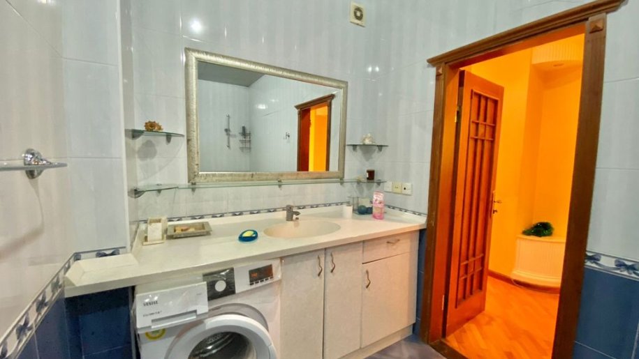 Kirayə verilir 4 otaqlı yeni tikili, 170 m², 28 May m.-16