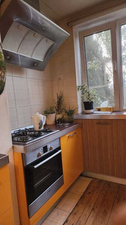 Satılır 3 otaqlı köhnə tikili, 80 m², Xalqlar dostluğu m.-6