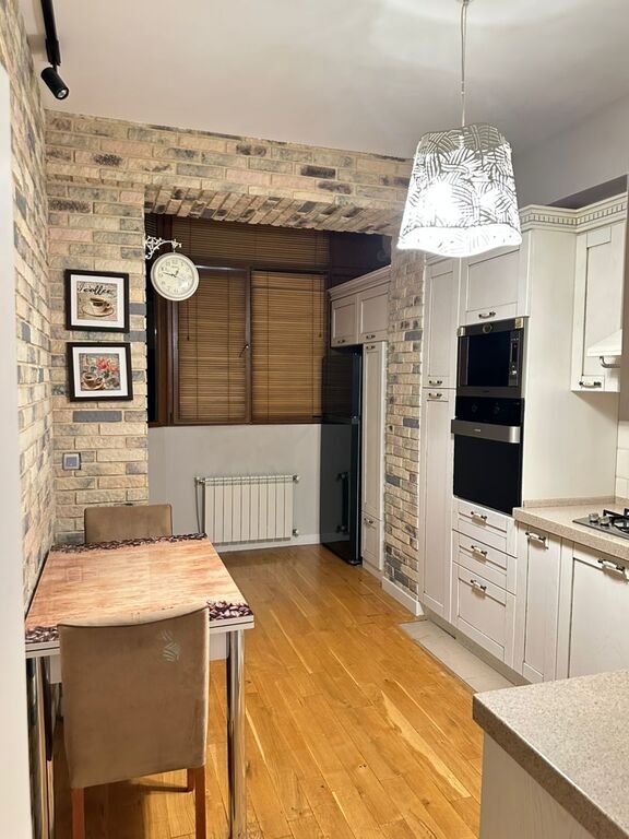 Kirayə verilir 2 otaqlı yeni tikili, 100 m², 28 May m.-1