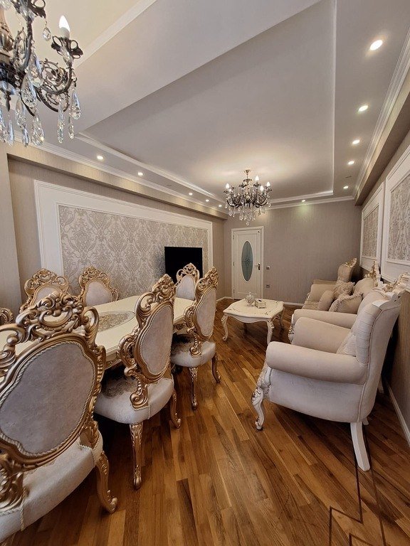 Satılır 3 otaqlı yeni tikili, 125 m², İnşaatçılar m.-1