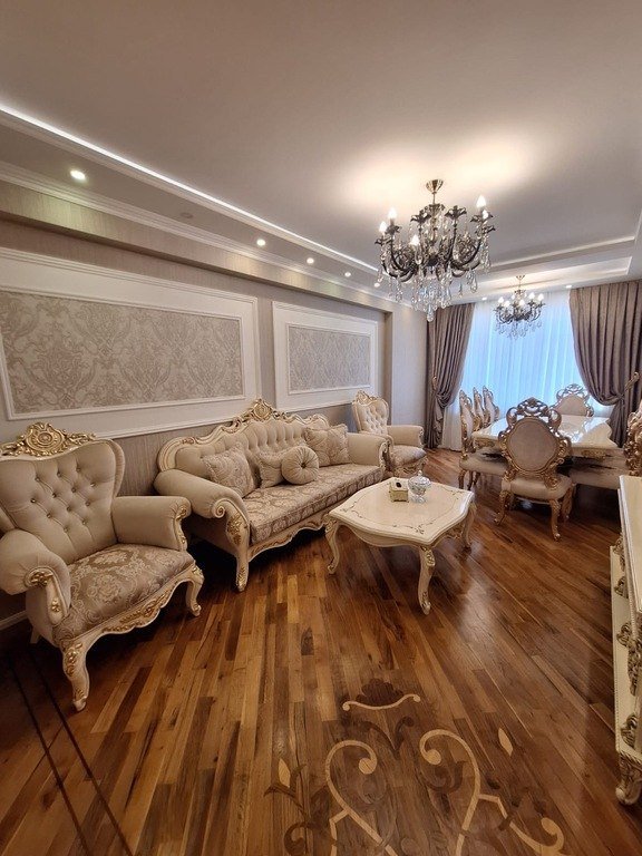 Satılır 3 otaqlı yeni tikili, 125 m², İnşaatçılar m.-7