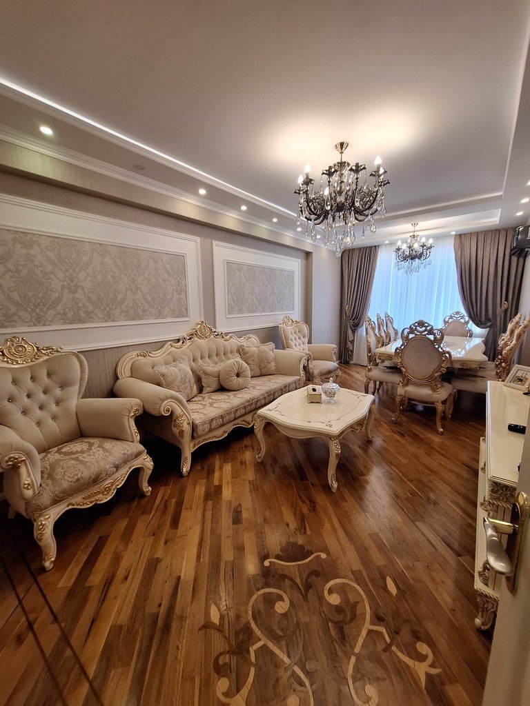 Satılır 3 otaqlı yeni tikili, 125 m², İnşaatçılar m.-1