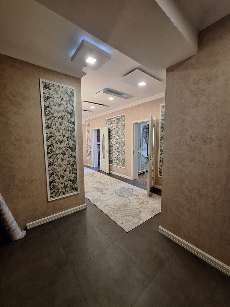 Satılır 3 otaqlı yeni tikili, 125 m², İnşaatçılar m.-5