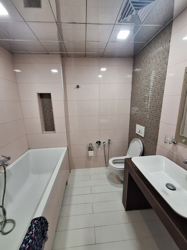 Satılır 3 otaqlı yeni tikili, 125 m², İnşaatçılar m.-10