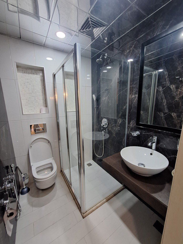 Satılır 3 otaqlı yeni tikili, 125 m², İnşaatçılar m.-11