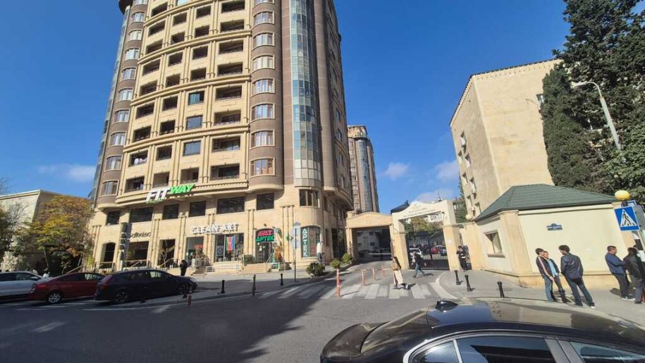 150 m<sup>2</sup> obyekt satılır, Nizami m.-3